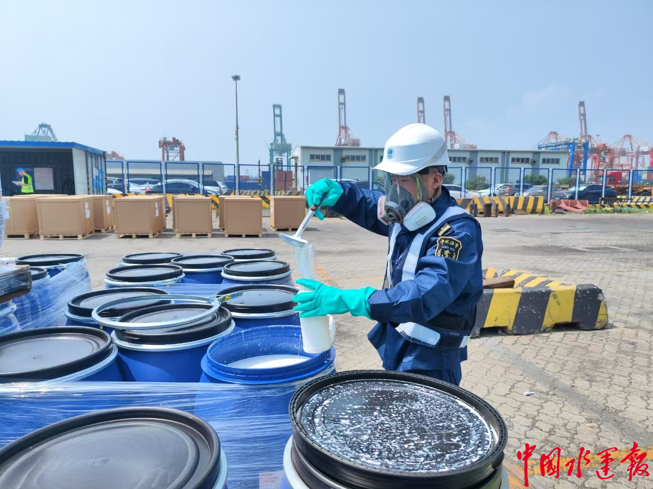 北疆海事局持续加强高温等恶劣天气情况下船载危险货物监管工作(图1)