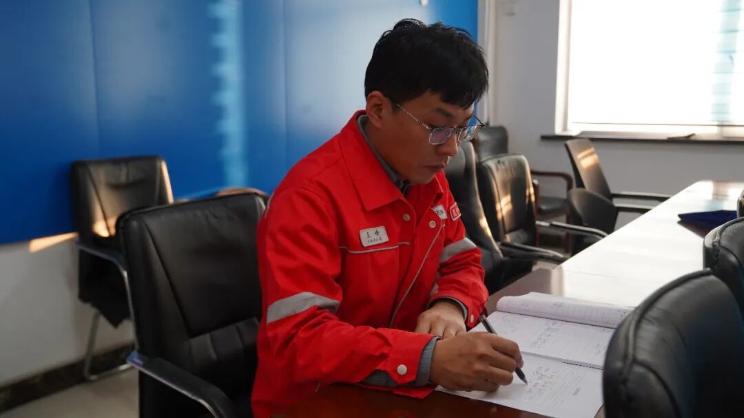 松原交警走进危化品运输企业为货运驾驶员开展交通安全专项培训(图4)